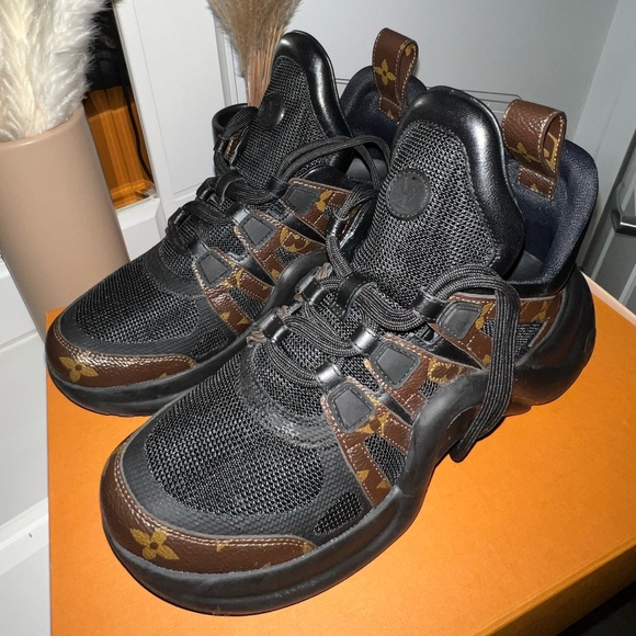 Louis Vuitton LV Archlight Sneakers Size 38 - Picture 1 of 4